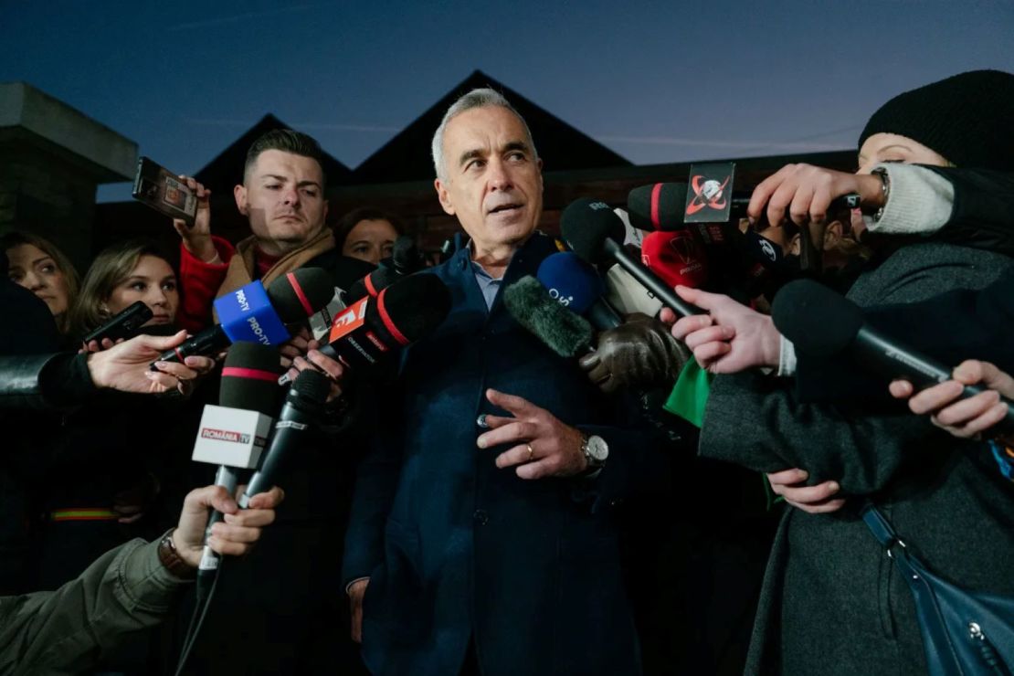 Calin Georgescu ha negado los cargos en su contra y ha dicho que se enfrenta a una "caza de brujas" política.