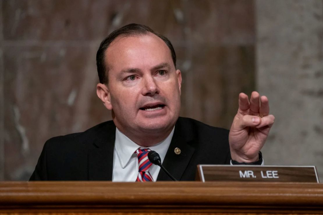 Mike Lee, otrora crítico de Trump, es ahora un converso.