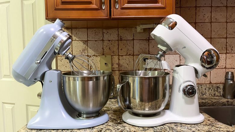 LEAD-KitchenAid-vs-Cuisinart-CNNU-06.jpg