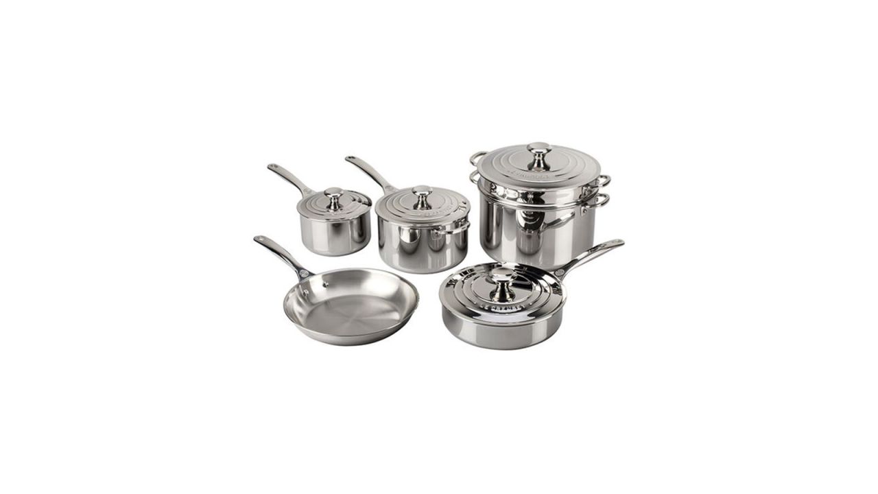 10-piece cookware set.