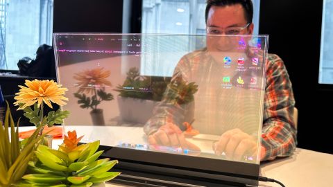 Lenovo-Transparent-Laptop-CNNU-003.jpg