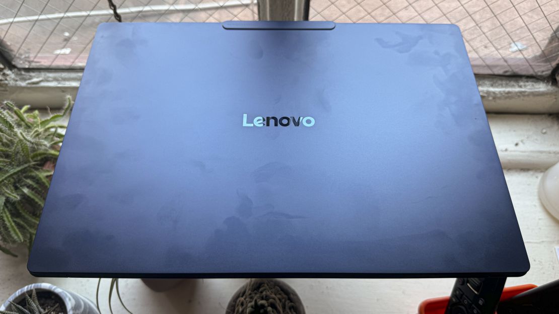 The Lenovo yoga slim 7x has fingerprints all around its edges