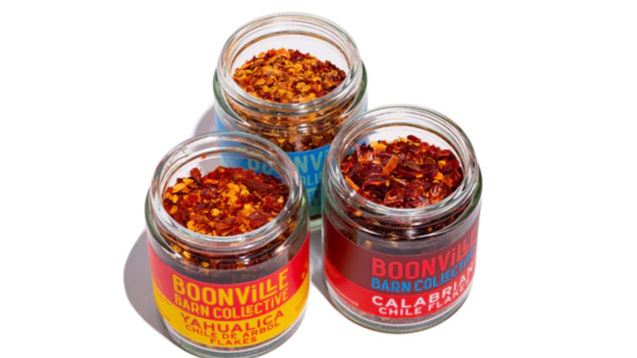 leo gift guide chile flakes
