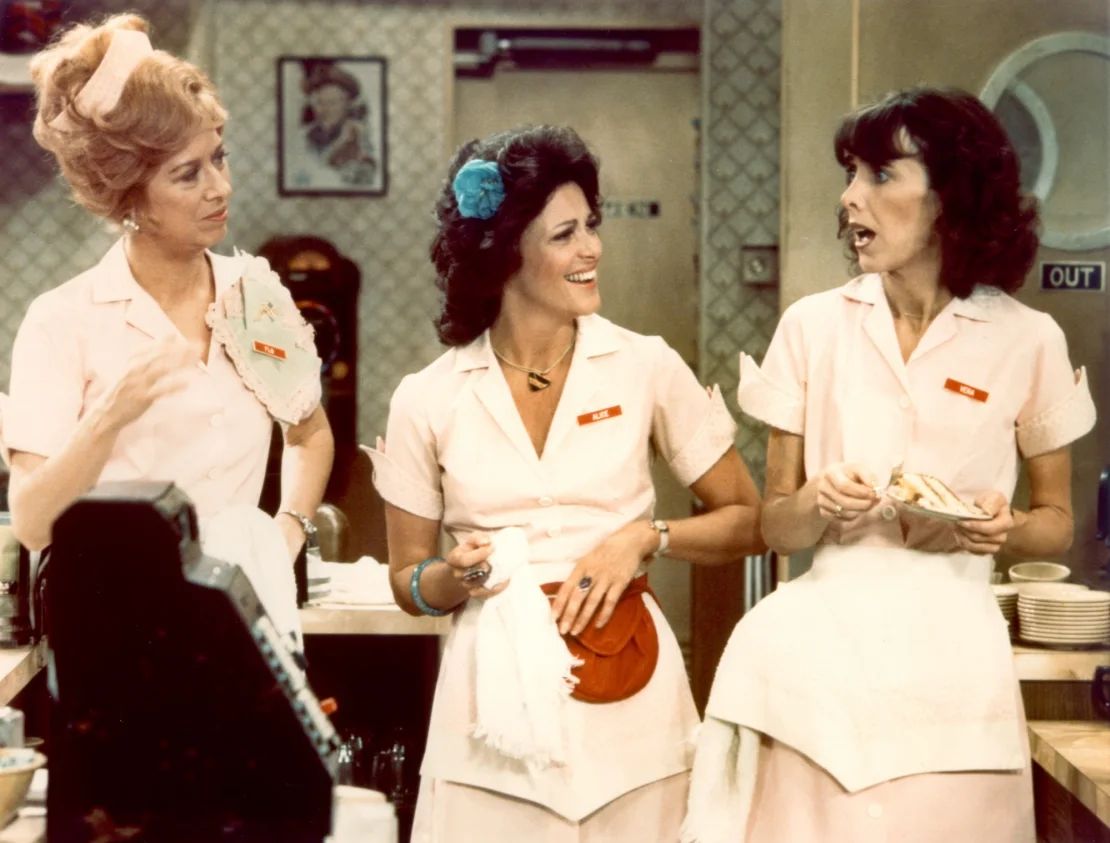 Linda Lavin y sus compañeros de reparto en la comedia de CBS "Alice", el 1 de enero de 1979.