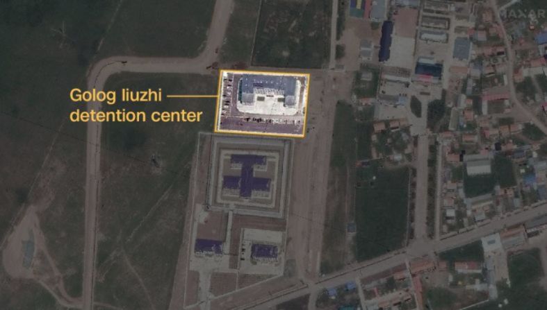 En la prefectura de Golog, provincia de Qinghai, el centro de detención liuzhi se construyó entre 2019 y 2021 junto a una prisión del condado.