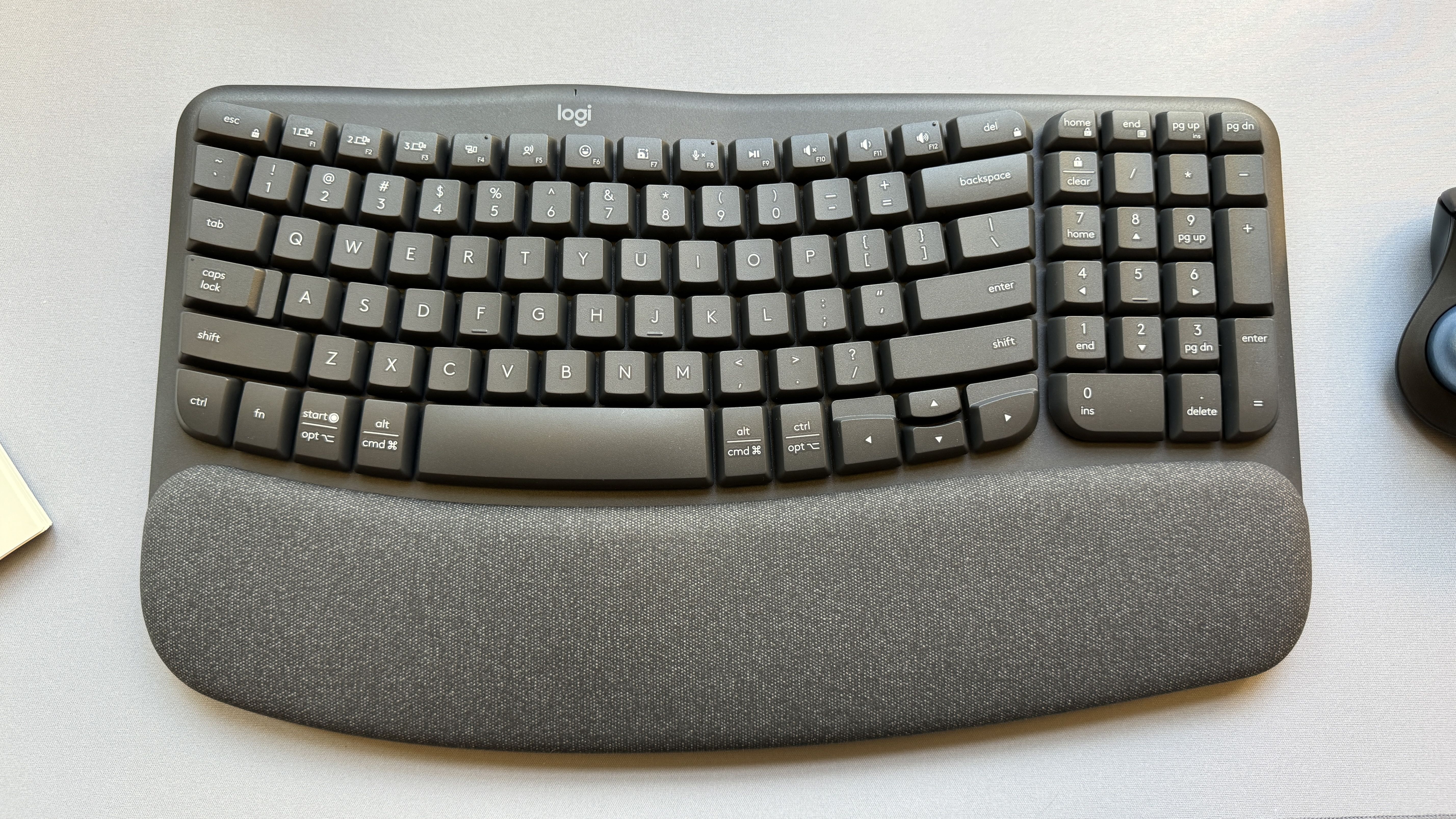 Logitech Comfort Wireless Keyboard and Mouse Combo, Full-Size, Ergonomic  Design, Black
