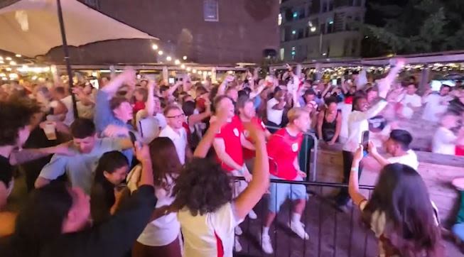 Londres celebra: Inglaterra avanza a cuartos tras victoria sufrida ante la Tricolor