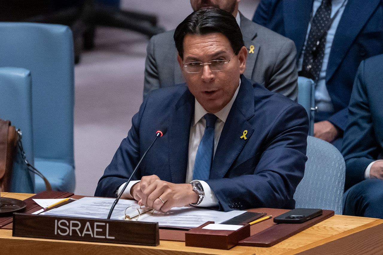 El embajador y representante permanente de Israel ante las Naciones Unidas, Danny Danon, habla durante una reunión del Consejo de Seguridad en la sede de la ONU el martes.