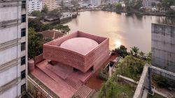 Vista aérea de la mezquita Zebun Nessa ubicada en Bangladesh.
