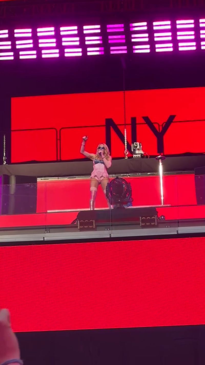 Madonna surprises fans with Times Square concert | CNN