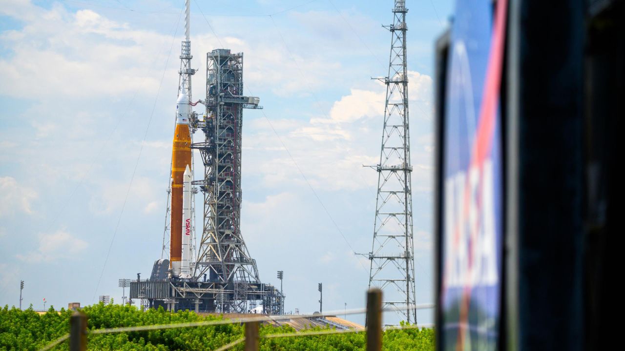 NASA’s Space Launch System (SLS) rocket with the Orion spacecraft aboard is seen atop the mobile launcher at Launch 39B at NASA’s Kennedy Space Center in Florida. Artemis I mission is the first integrated test of the agency’s deep space exploration systems: the Space Launch System rocket, Orion spacecraft, and supporting ground systems. The mission is the first in a series of increasingly complex missions to the Moon. Launch of the uncrewed flight test is targeted for no earlier than Aug. 29 at 8:33 a.m. ET. With Artemis missions, NASA will land the first woman and first person of color on the Moon, using innovative technologies to explore more of the lunar surface than ever before. 