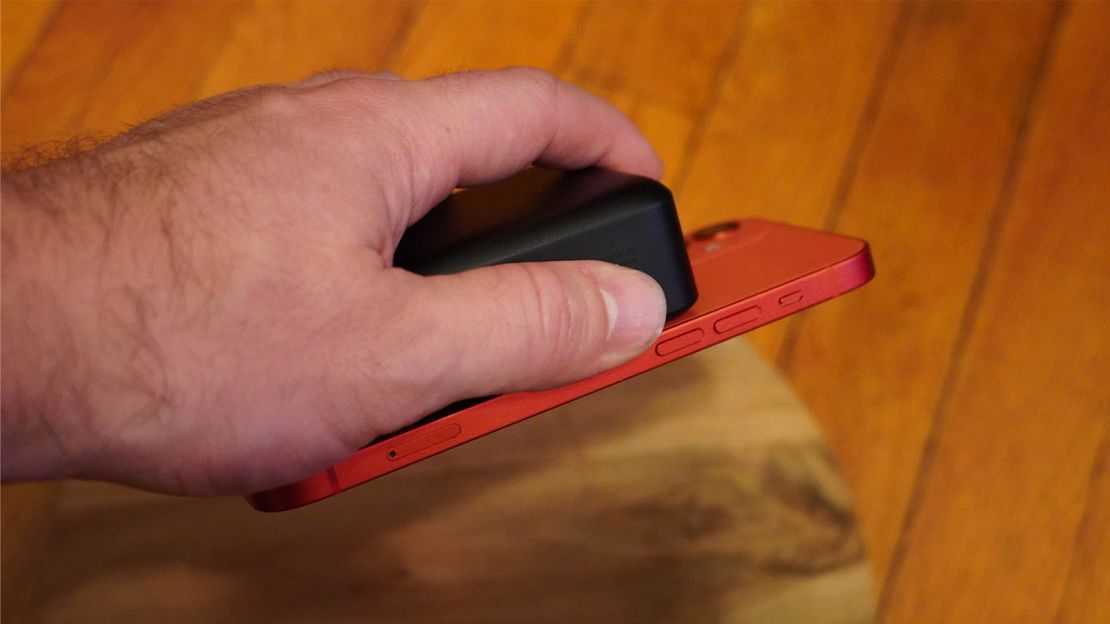 We tested the attachment strength of each MagSafe and MagSafe-compatible battery pack with some real world shaking and twisting.