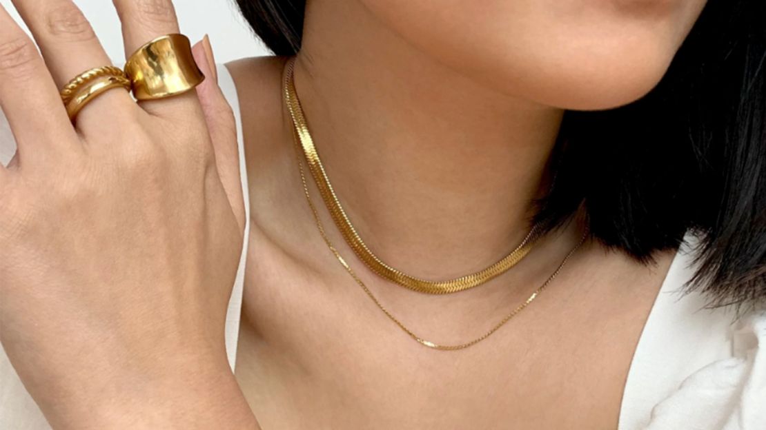 Best Travel Necklace Jewelry Gift | Best Gold Chunky Chain Necklace for Travel, Stylish, Tarnish-resistant, Hypoallergenic, Water-proof, 18K Gold