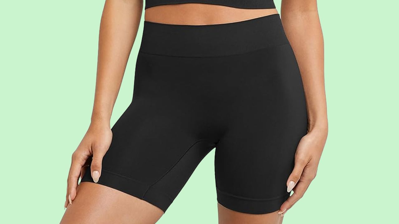 Maidenform M Smoothing Seamless Shorty