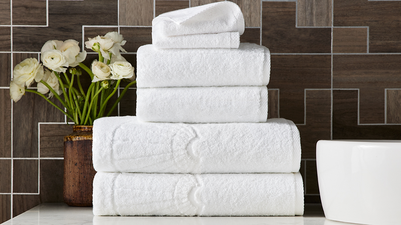 Mandarin Oriental Signature Towel Set stock photo