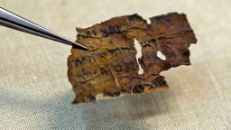 El análisis de AI de fragmentos de los Rollos del mar Muerto sugiere que algunos de los antiguos manuscritos son hasta 100 años más antiguos de lo que se pensaba.