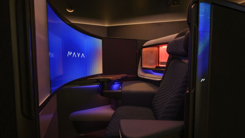 Новият дизайн на седалката в бизнес класа на самолета има огромен 45-инчов телевизионен екран