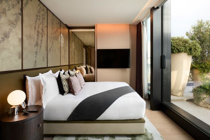 <strong>Handpainted wallpaper</strong>: You'll have seen more spacious bedrooms in your time (this is central London, after all), but they're well appointed.