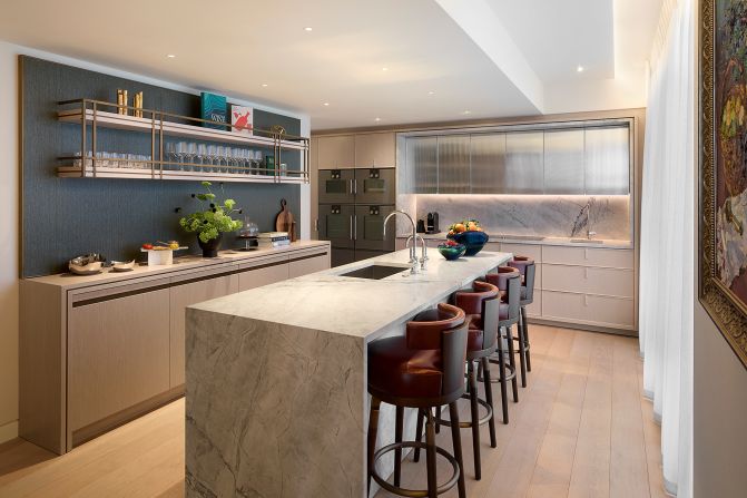 <strong>Dining in:</strong> There may be restaurants galore on your doorstep in Mayfair, but there's a well equipped kitchen for entertaining at home.