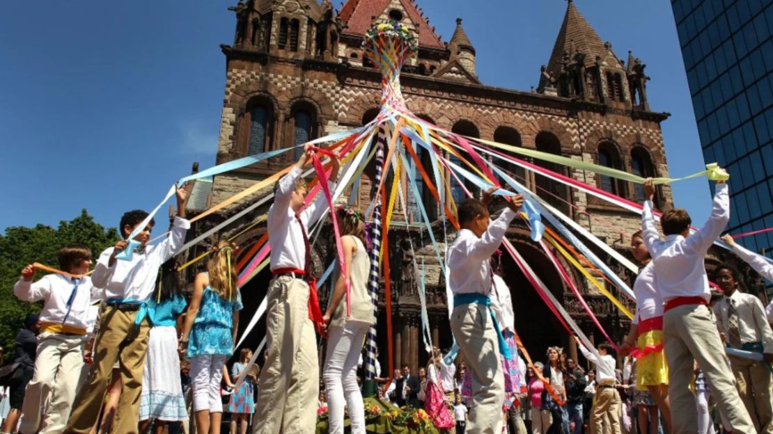 Danza del Maypole.