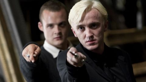 Josh Herdman (izquierda) y Tom Felton en la película de 2011 "Harry Potter y las reliquias de la muerte: parte 2".