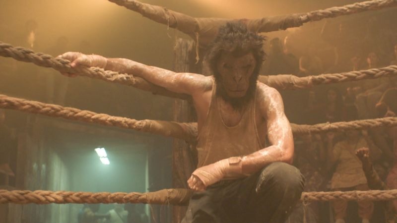 Мнение: „Човекът-маймуна“ сваля Джеймс Бонд от ринга