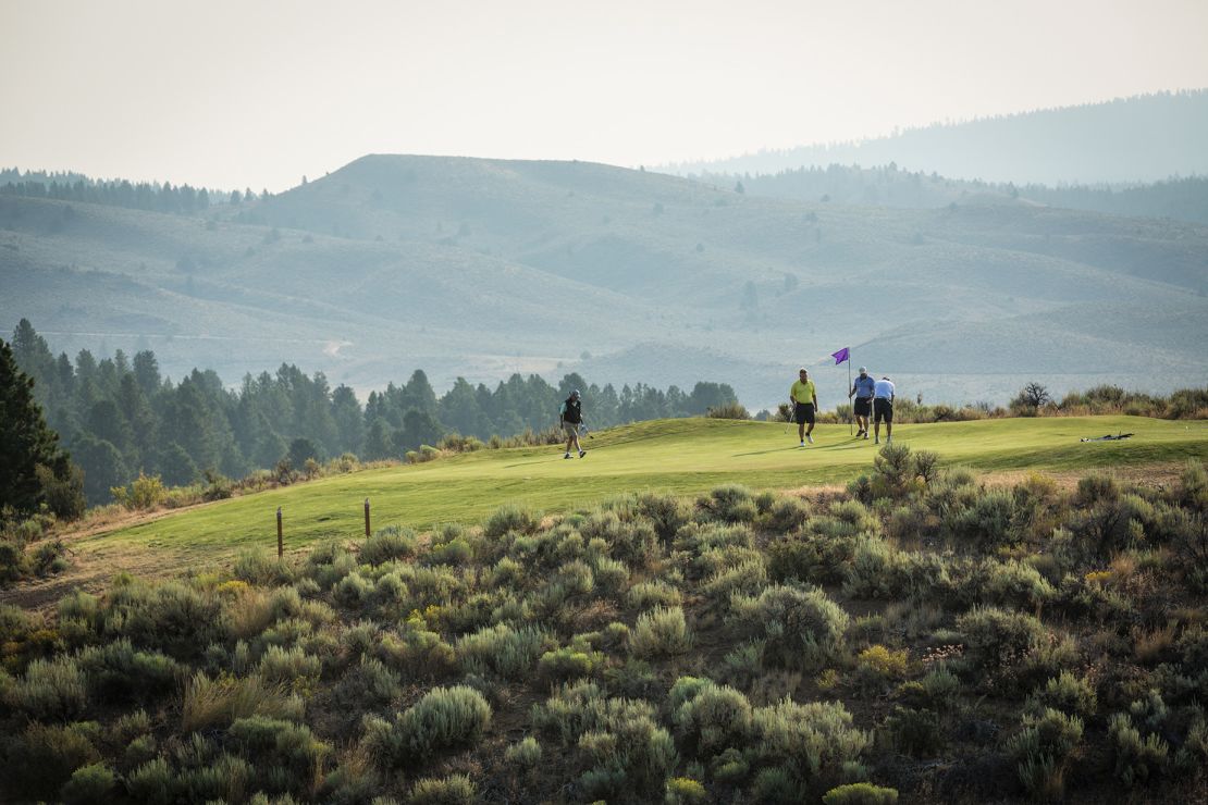 The course is situated at 5,000 feet above sea level, with some 160 feet of elevation.