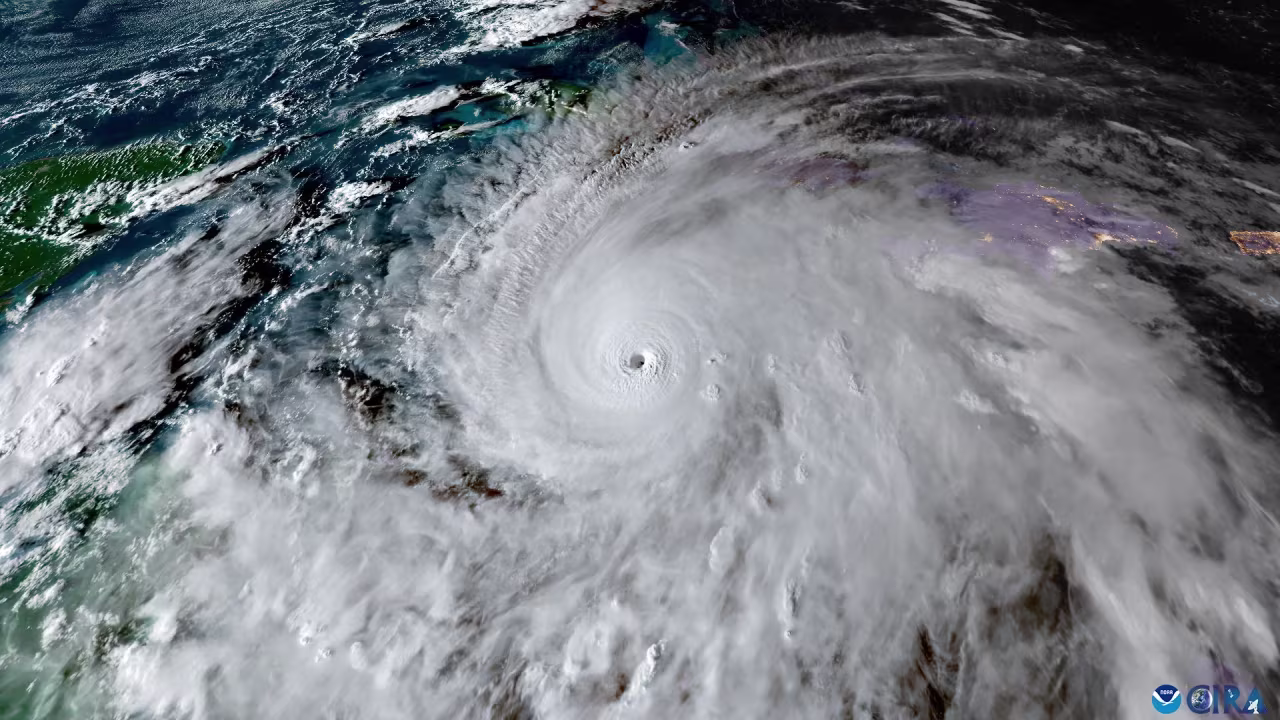 Una vista satelital muestra la tormenta Melissa sobre el Mar Caribe.