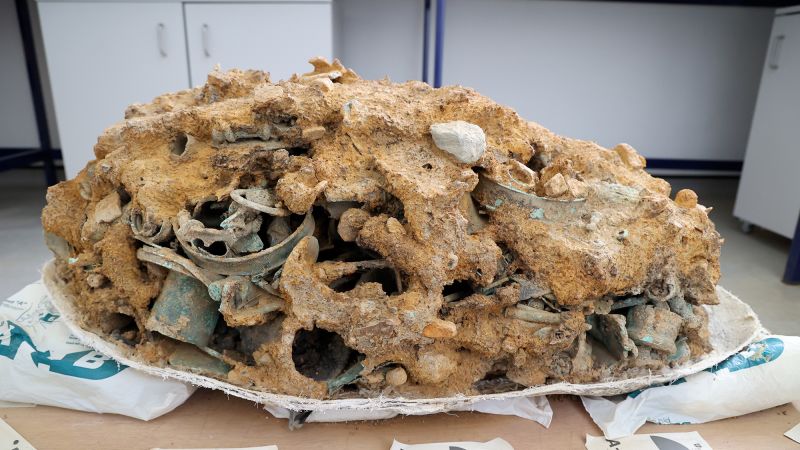 'Exceptional' Iron Age hoard unlocks secrets of life in Britain 2,000 years ago | CNN