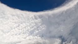 meteorólogo vuela ojo huracán Melissa trax.00_03_29_06.Still001.jpg