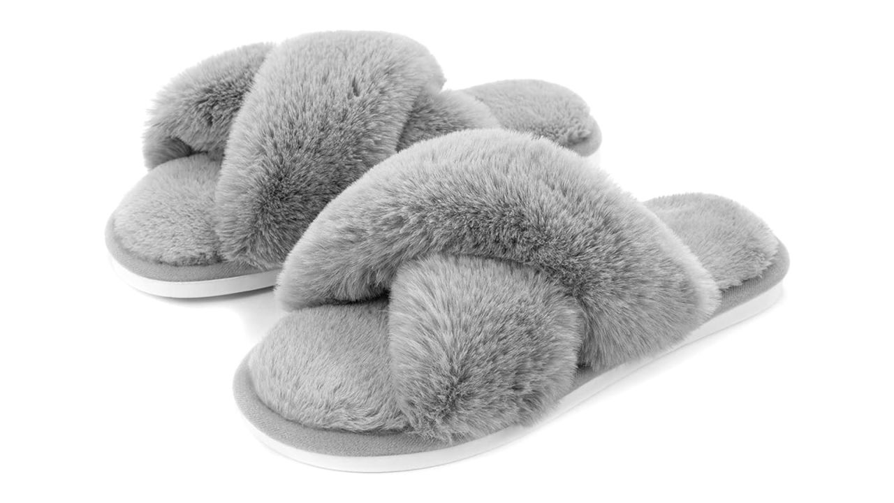 Metog Women's Fuzzy Slippers cnnu.jpg