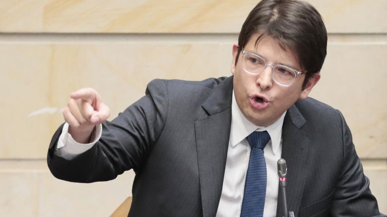 Miguel Uribe en el Senado de Colombia en 2025.