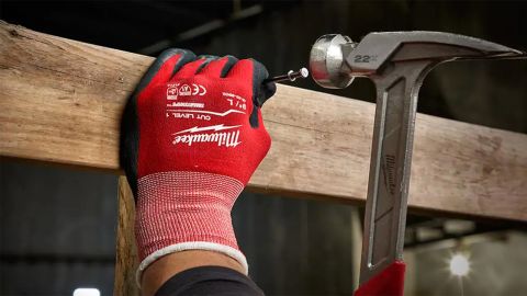 Milwaukee Large Red Nitrile Level 1 Cut Resistant Dipped Work Gloves