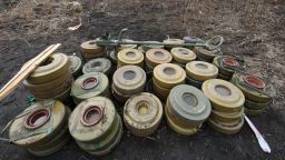 Minas antitanque encontradas durante los trabajos de desminado en la región de Járkov, al noreste de Ucrania.