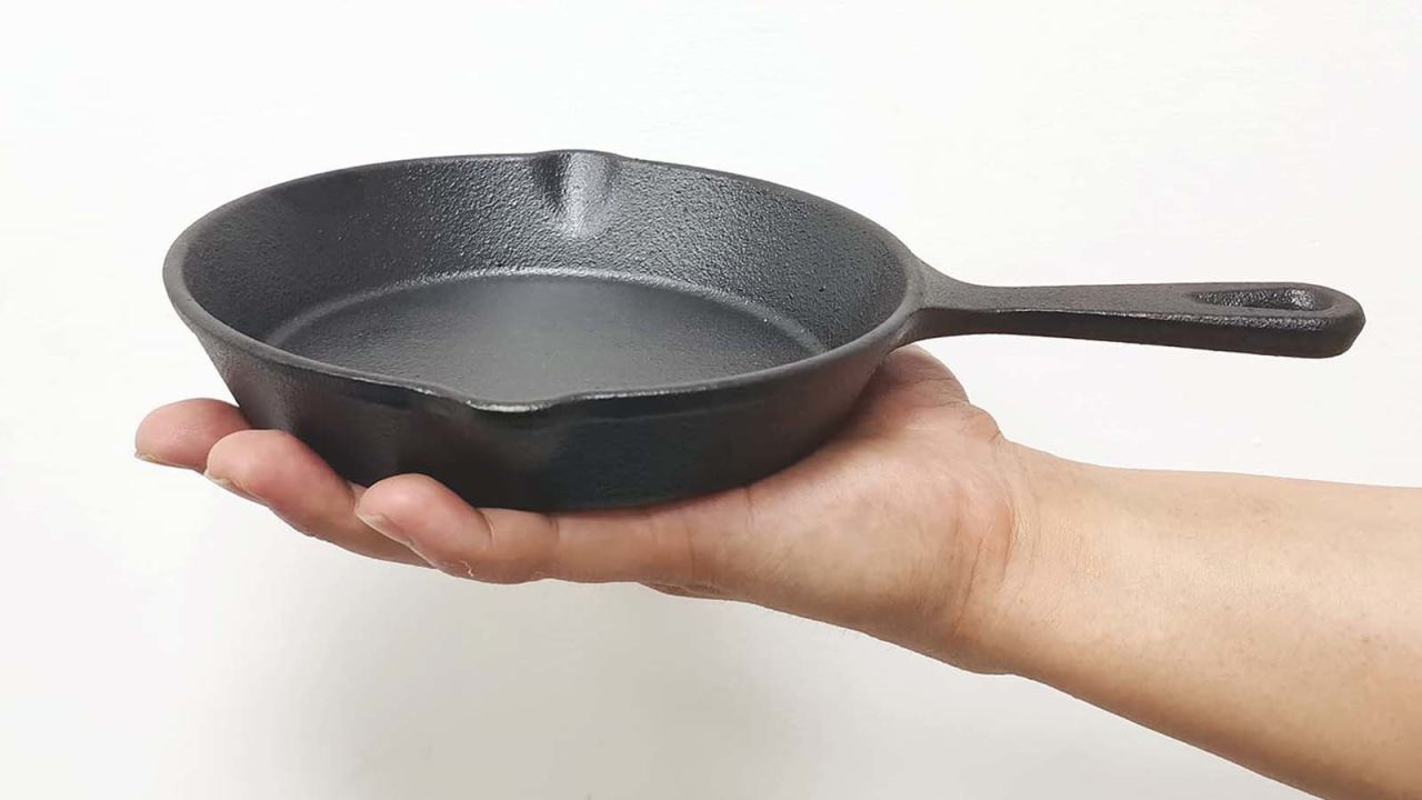 Mozuve 6-inch, Mini Cast Iron Skillet 