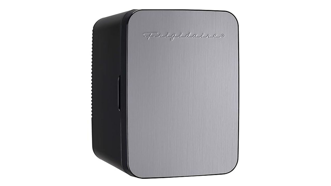 mini fridge.jpg