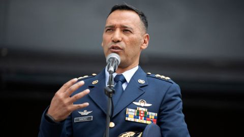 El nuevo ministro de Defensa de Colombia, Pedro Sánchez, habla durante una conferencia de prensa en Bogotá el 20 de febrero de 2025.