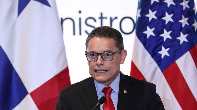 El ministro de Seguridad de Panamá, Frank Abrego, pronuncia un discurso durante la Conferencia de Seguridad Centroamericana (CENTSEC25), organizada por Panamá y el Comando Sur de Estados Unidos, en la Ciudad de Panamá el 9 de abril de 2025.