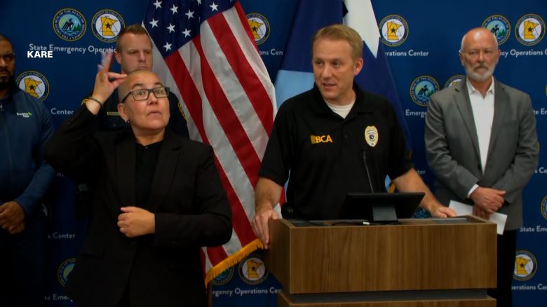 minnesota_manhunt_presser0.jpg