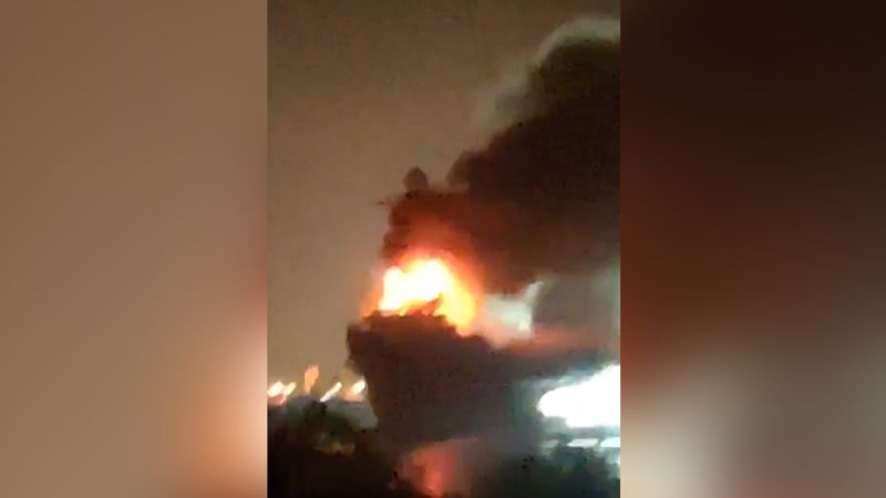  Watch former Soviet aircraft carrier Minsk on fire in China lagoon