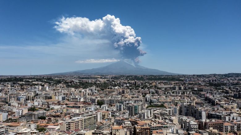 El Etna en erupción el lunes 2 de junio de 2025.
