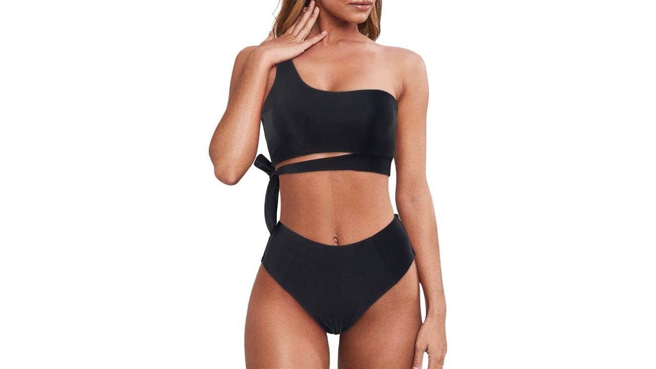 mooslover-bikini-cnnu.jpg