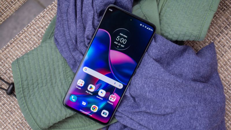 Does The Motorola Edge+ (2022) Have Wireless Charging? What You