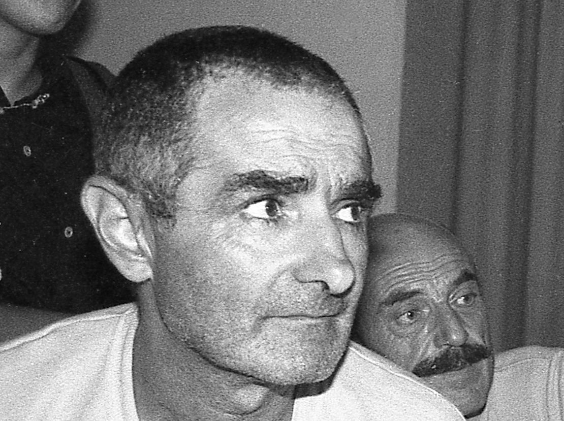 José Mujica el día de su liberación como prisionero político después de pasar 13 años en prisión, en Montevideo el 14 de marzo de 1985.
