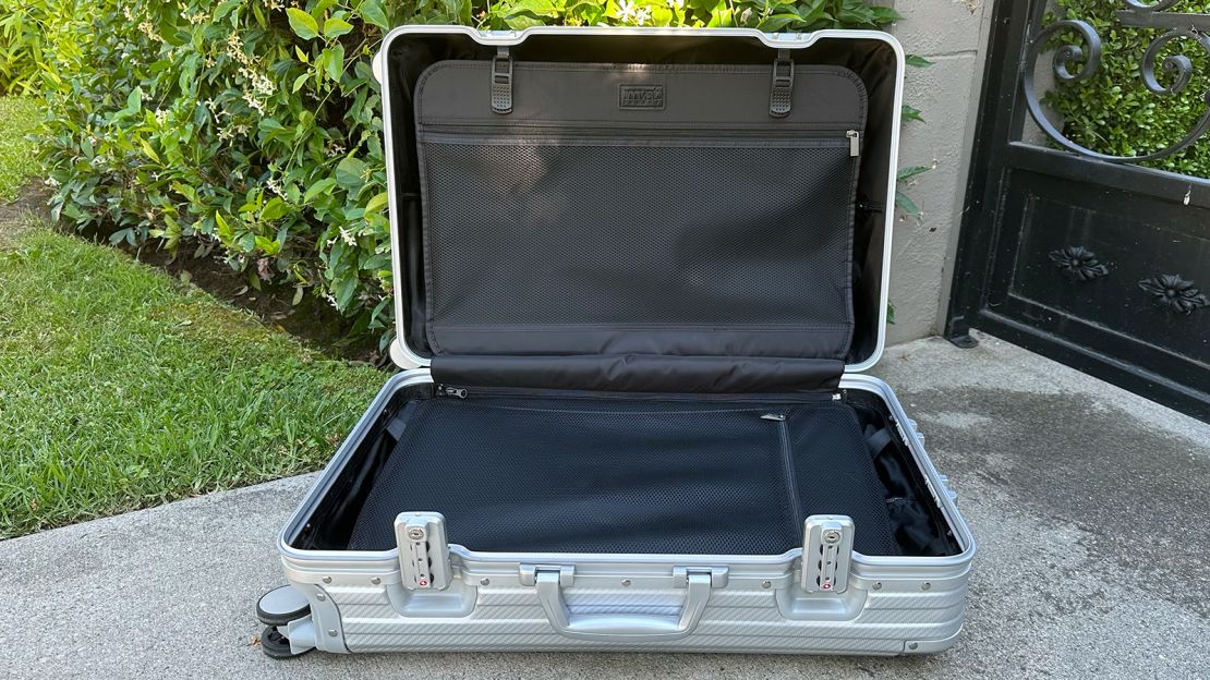 MVST Trek Aluminum Suitcase interior