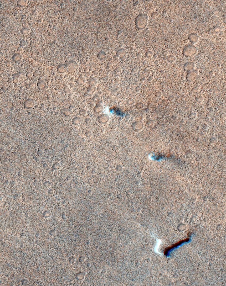 Mud devils expose unexpected raging winds on Mars | The Gentleman Report