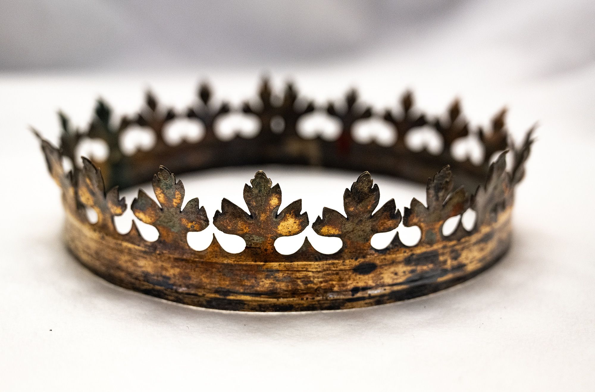 The crowns were specially made after the rulers' deaths and were not worn when they were alive.