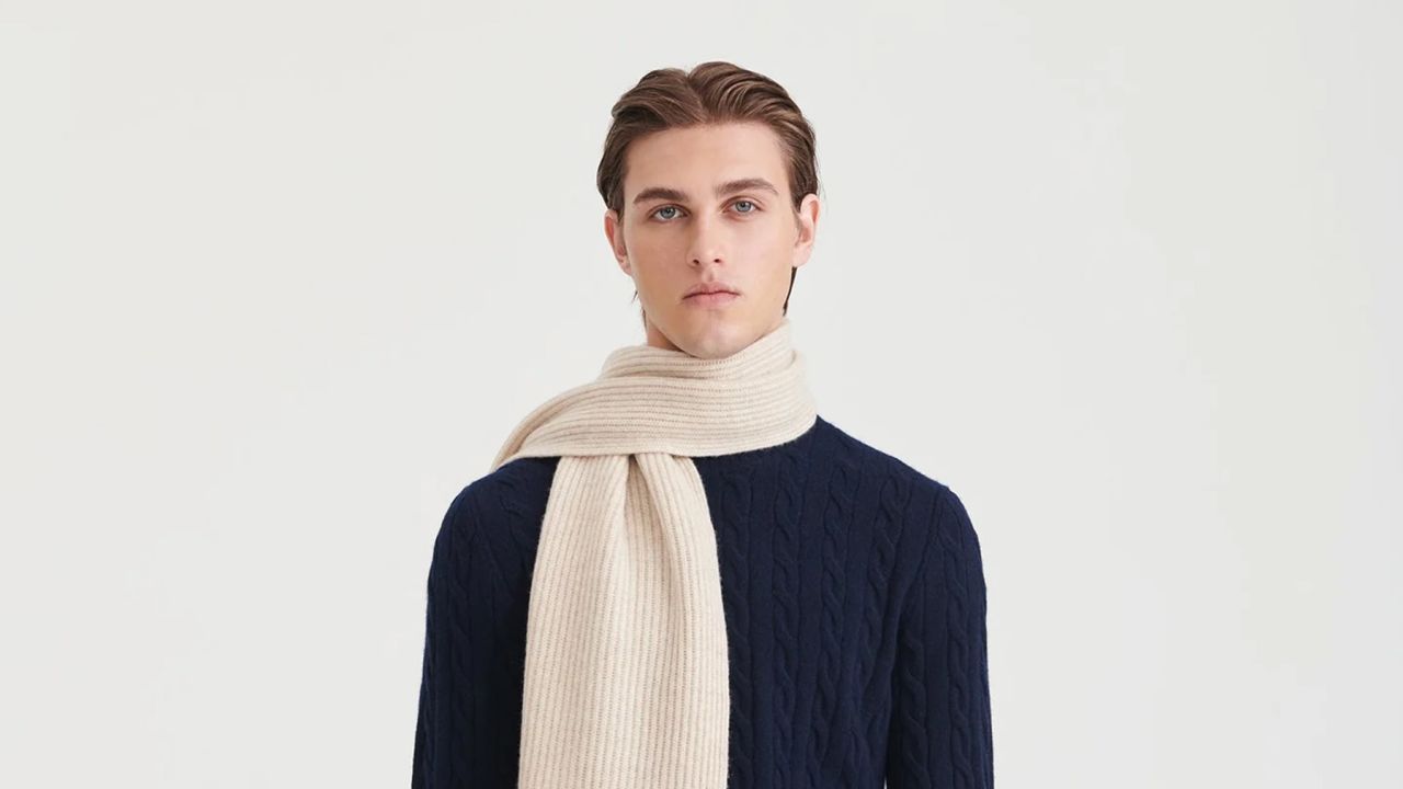 The Essential Ribbed Cashmere Scarf