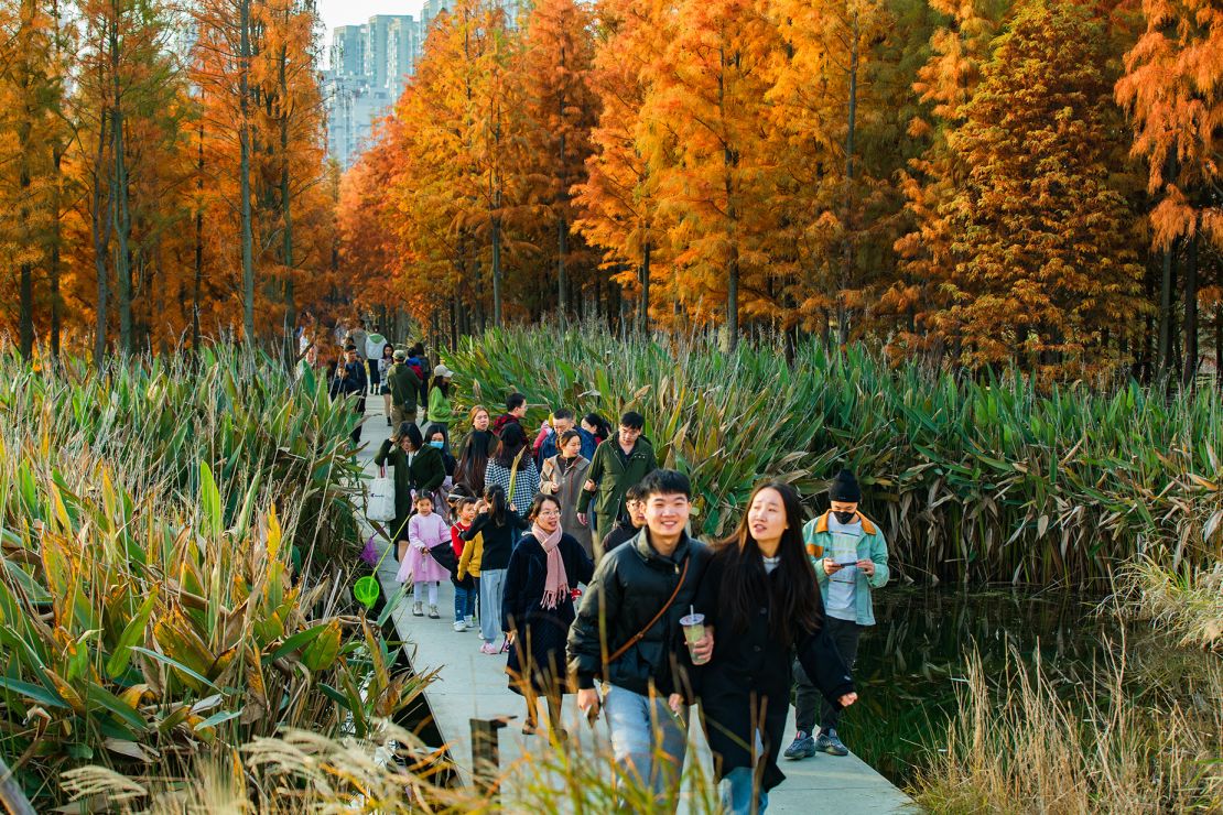 A walkway leads visitors through the Nanchang Fish Tail Park.