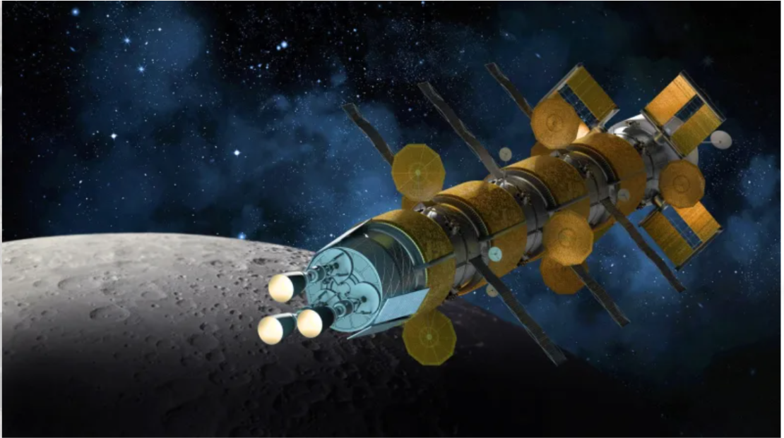 La NASA también trabaja en la propulsión nuclear espacial, pero utilizando fisión en lugar de fusión. La fisión ya se realiza de forma rutinaria en la Tierra en centrales nucleares, y la NASA afirma que puede lograr cohetes tres veces o más eficientes que la propulsión química, como se muestra en esta impresión artística.